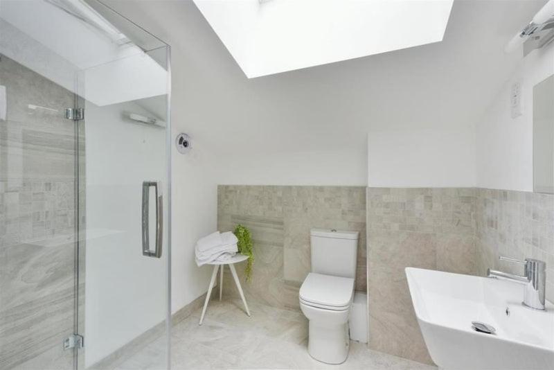 Uttsav Green - Affordable London Zone 3 - Accessible Public Transport Apartment Екстериор снимка